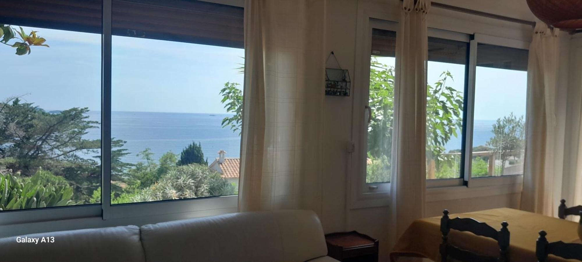 F3 Rdc Villa Vue Mer 180 Face A La Pointe De Giens Carqueiranne Luaran gambar